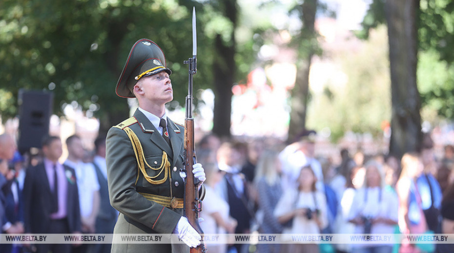 Дэпутат: беларусы - мірныя людзі, гатовыя абараняць сваю краіну
